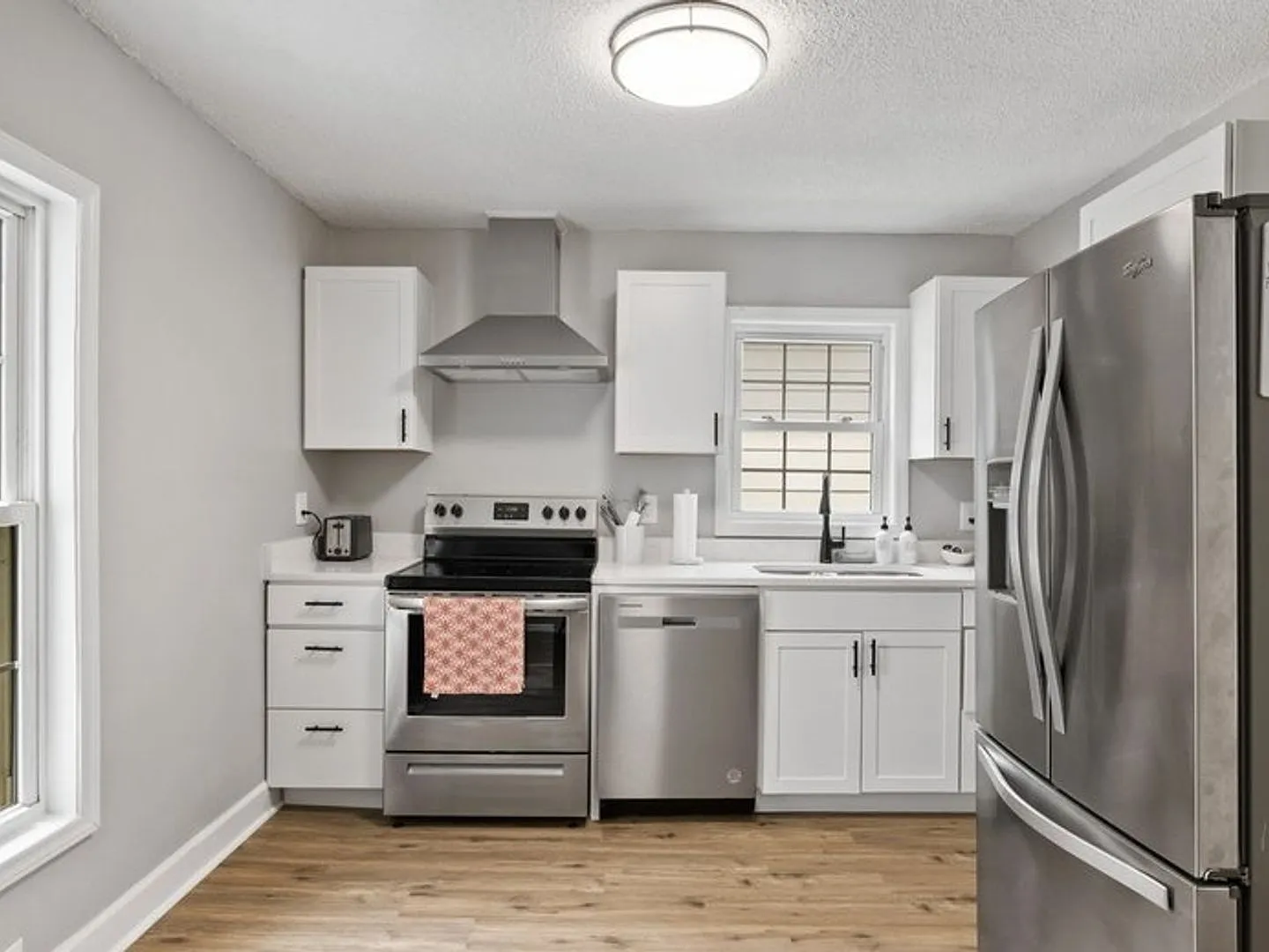 3 Bedroom Single Family Home in Raleigh — Photo 3