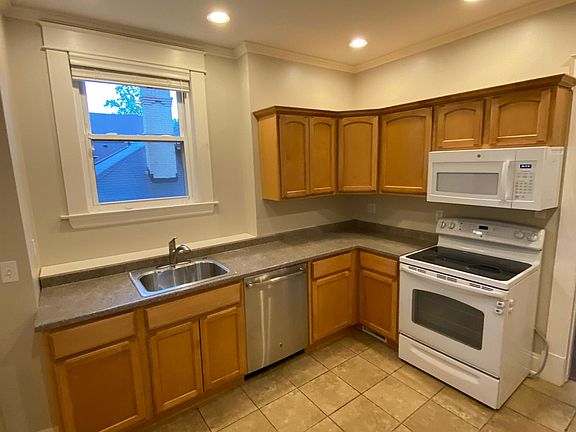 3rd image of 1306 Michigan Ave APT 2