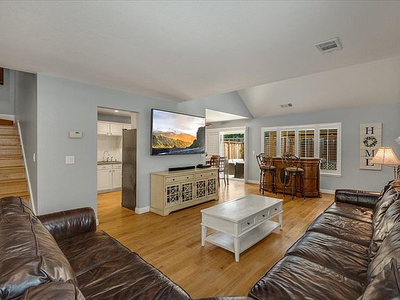4th image of 510 Creekside Ln