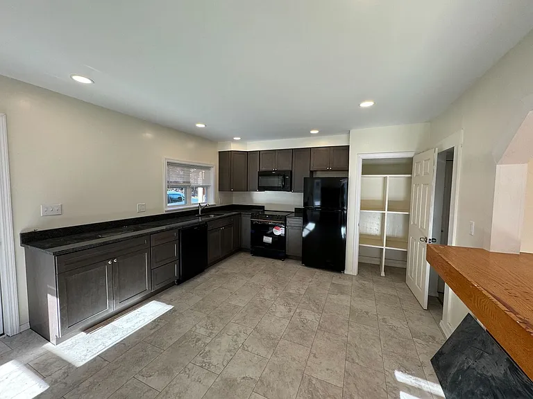 21-23 Maple St — Photo 1