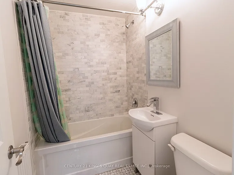 301 Cleveland St #301 — Photo 14