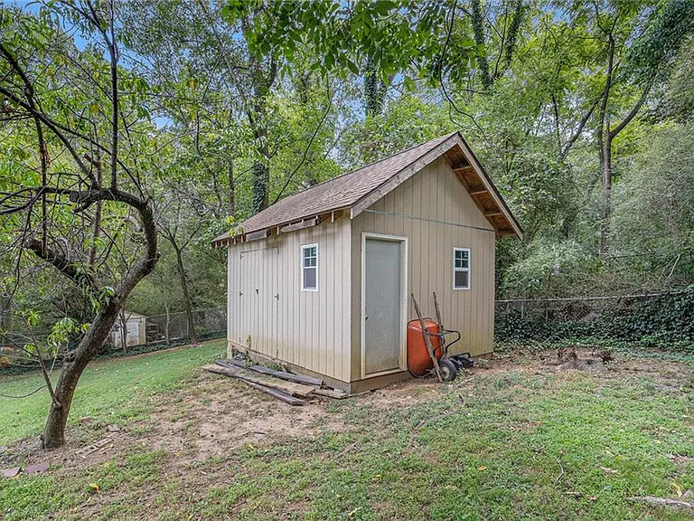 2839 Concord Dr — Photo 26