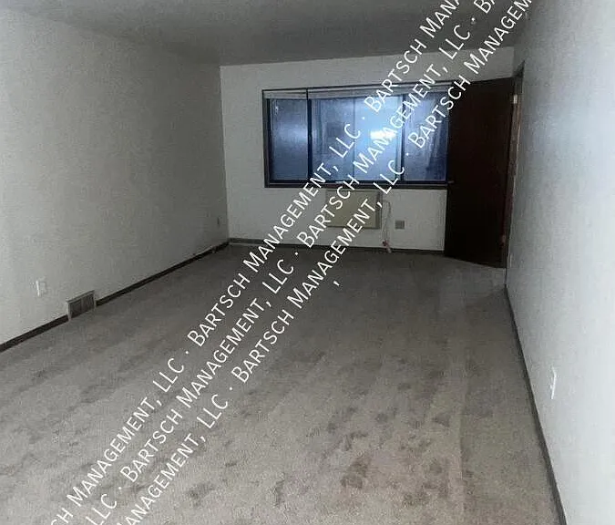 4135 N 104th St #8 — Photo 2