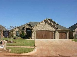 1016 Kelsi Dr, Moore, OK 73160