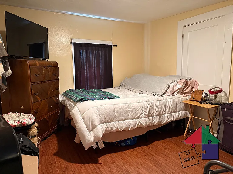 69 Perry St — Photo 3