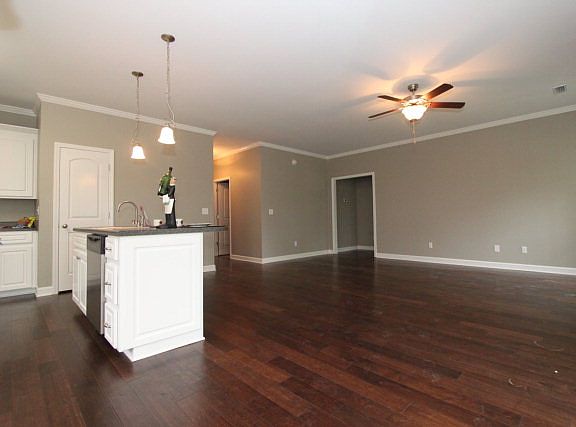 4th image of 108 Orchard Park Dr
