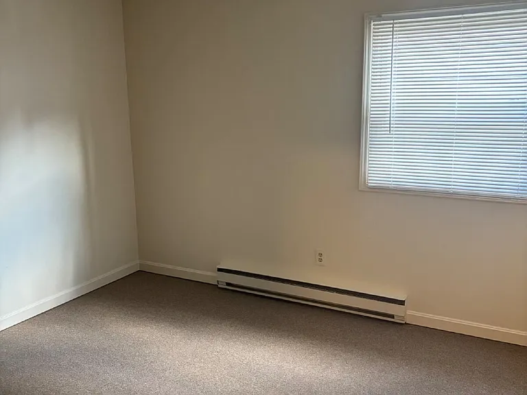 210 Pine St #13 — Photo 5