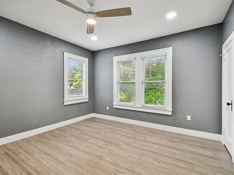 6810 N Navin Ave — Photo 23