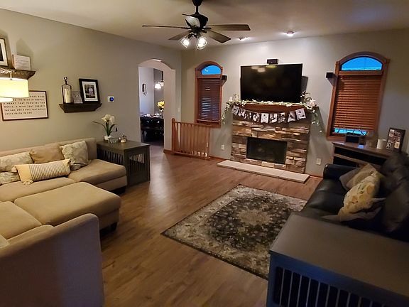 4th image of 905 Shamrock Ln