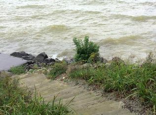 33104 Lake Rd, Avon Lake, OH 44012