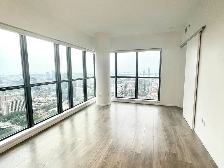 159 Dundas St E #4105 — Photo 3