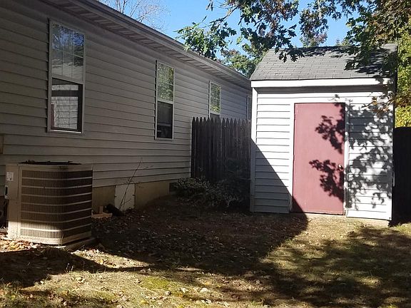 3rd image of 319 Frederick Dr