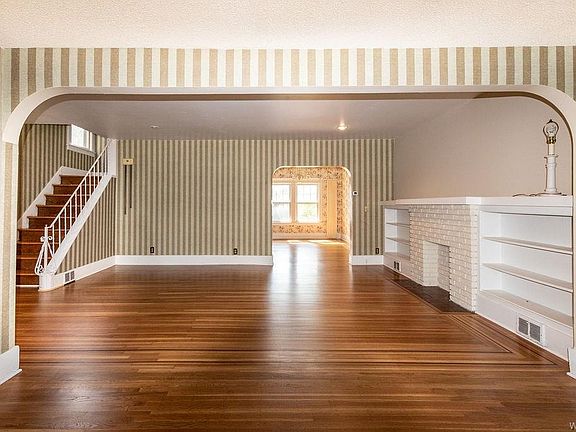 5th image of 78 Frontenac Ave