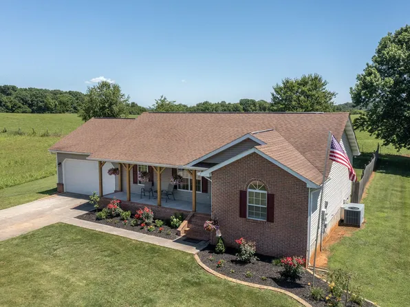 1353 Misty Mead Dr, Sevierville, TN 37876