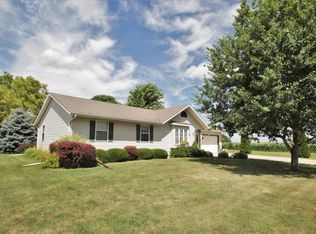 706 Western Meadows Dr, Watertown, WI 53098