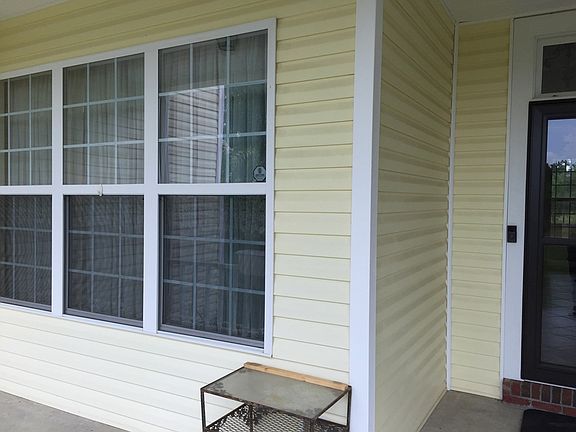 3rd image of 592 Ashby Dr