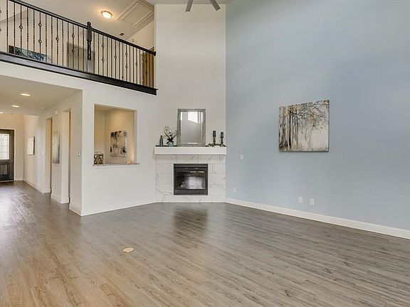 4th image of 1220 Uplands Dr