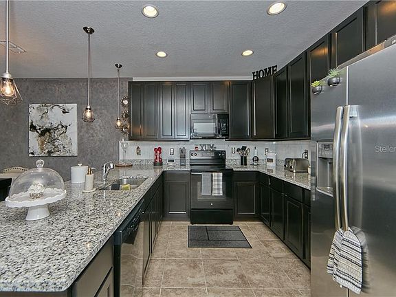 3rd image of 265 Primrose Dr