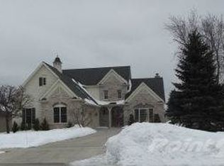 839 Indian Creek Dr, Manitowoc, WI 54220