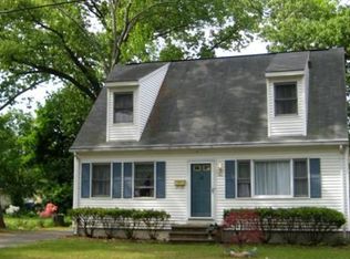 86 Judson St, Springfield, MA 01104