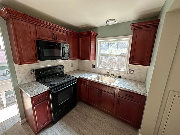 5th image of 8710 Cadillac Ave