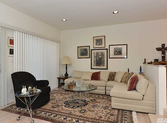 3rd image of 93 Northgate Cir