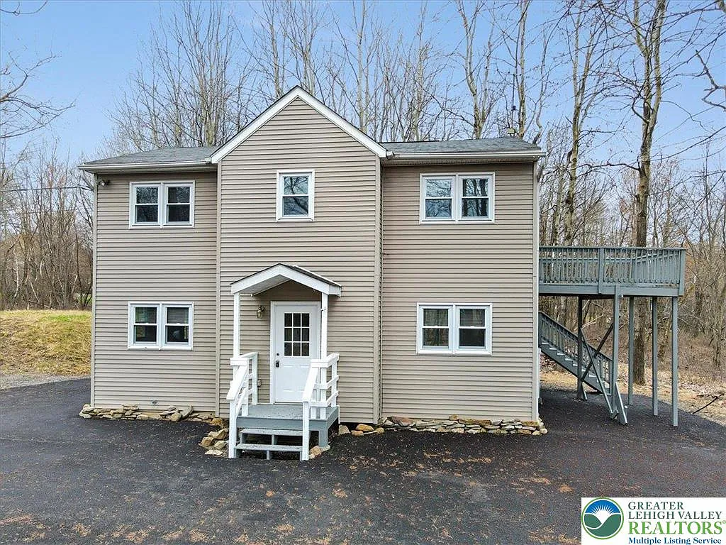 3 bed, 2.5 bath, 2554 sqft, $2,800 — Photo 3