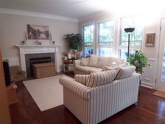 2nd image of 922 Wiltshire Ct