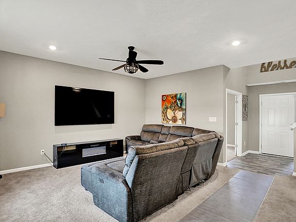 5th image of 7062 English Oak Dr
