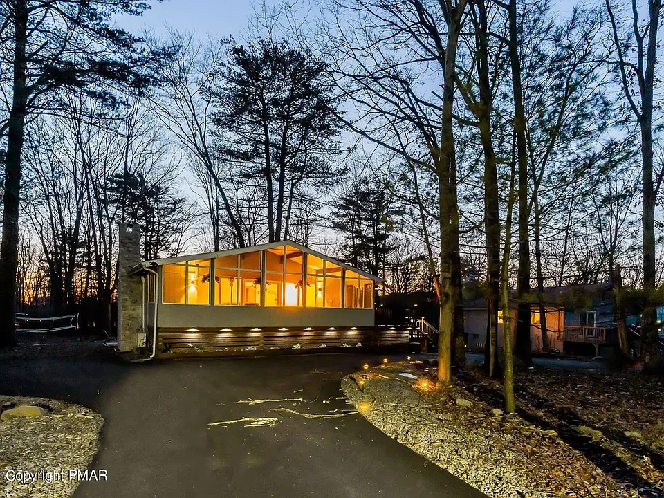 2054 Forest Lake Dr