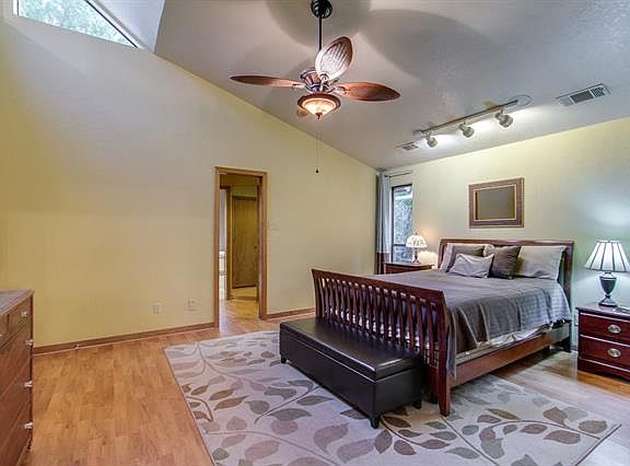 2nd image of 6409 Oakview Dr