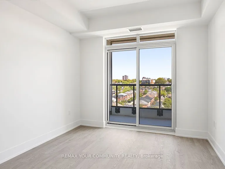 858 Dupont St #823 — Photo 12