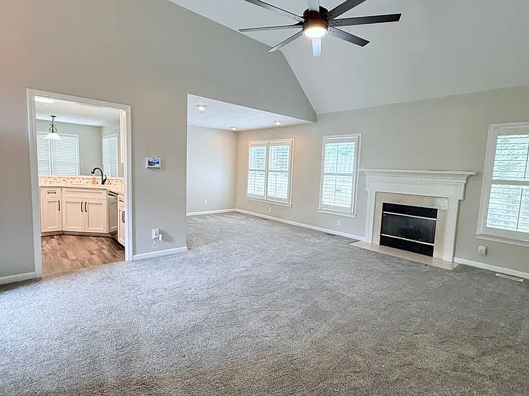 31 White Oak Dr — Photo 3