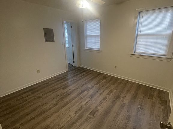3rd image of 1633 Mahoning Ave #3