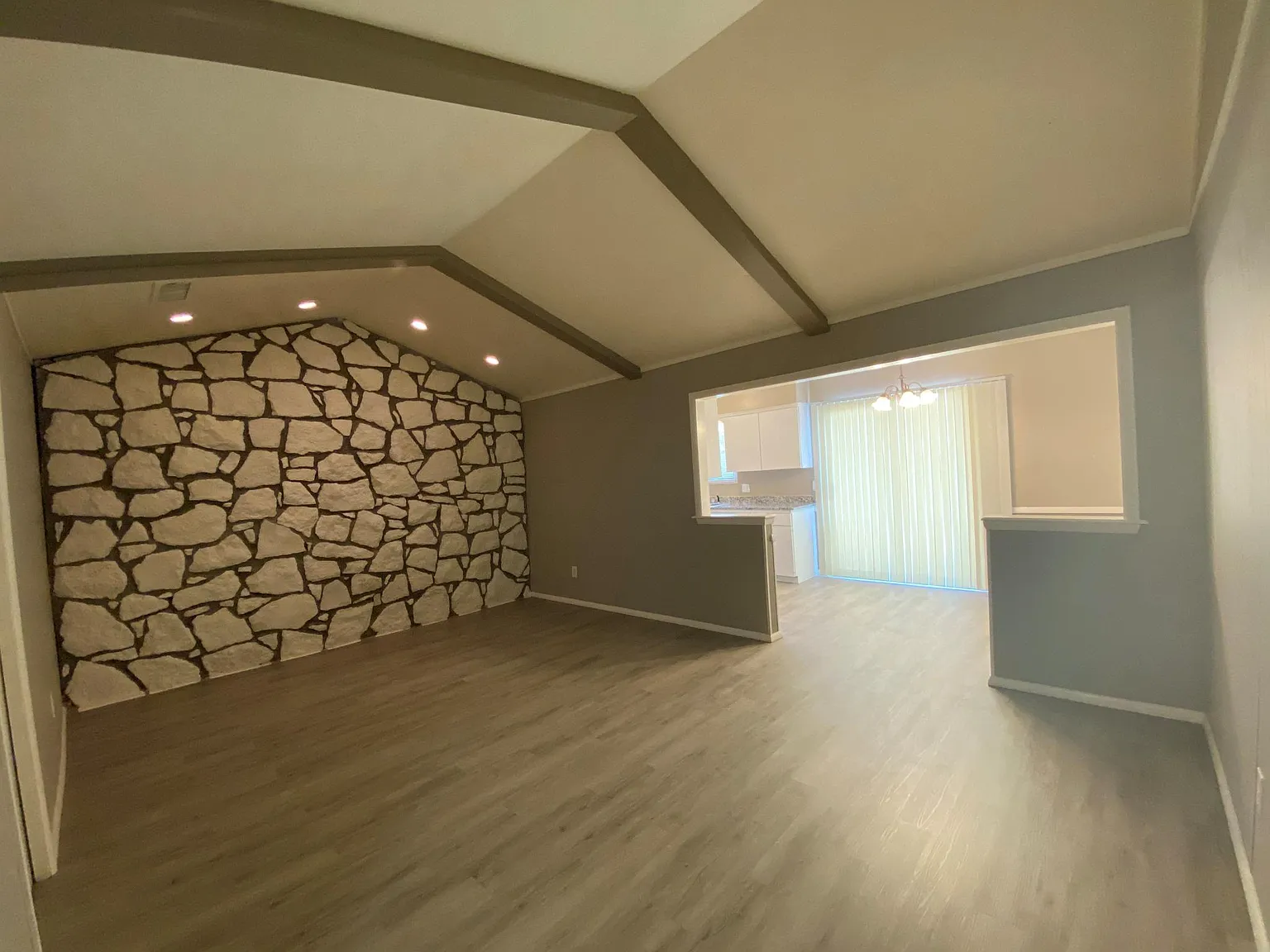 3 bed, 1333 sqft, $1,450 — Photo 4