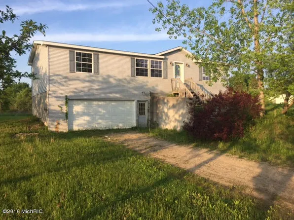 6290 Paraiso Oved Ave, Fennville, MI 49408