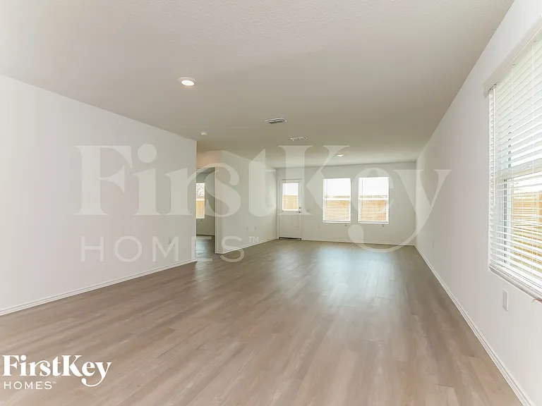 4530 Emma Way — Photo 3