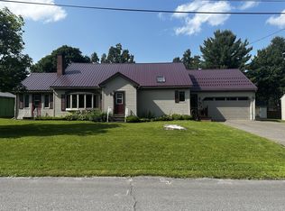 28 Pilgrim Rd, Caribou, ME 04736