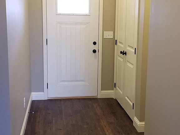 2nd image of 95 E Winterfield Cir