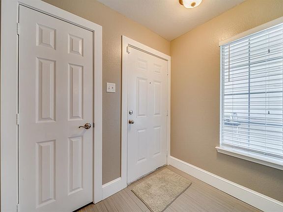 4th image of 837 Summercreek Dr