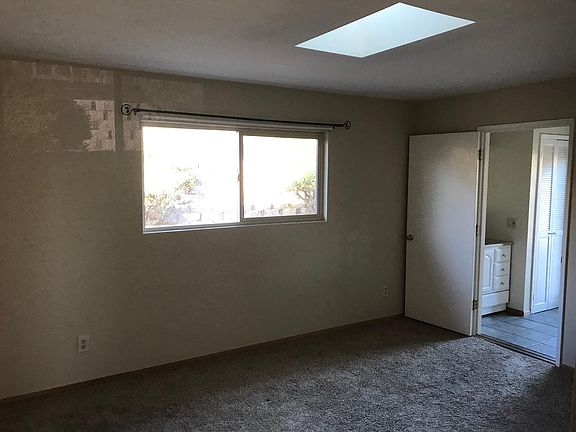 5th image of 301 Park Cir