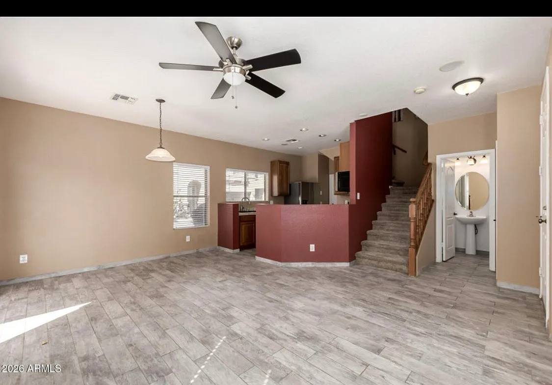3 bed, 1401 sqft, $2,150 — Photo 4