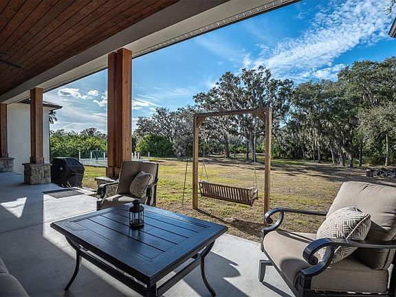 5th image of 1605 Center Rd