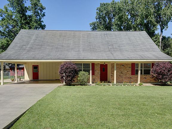 2nd image of 204 Saxon Dr