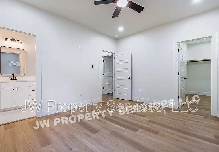 3016 Spain St — Photo 8