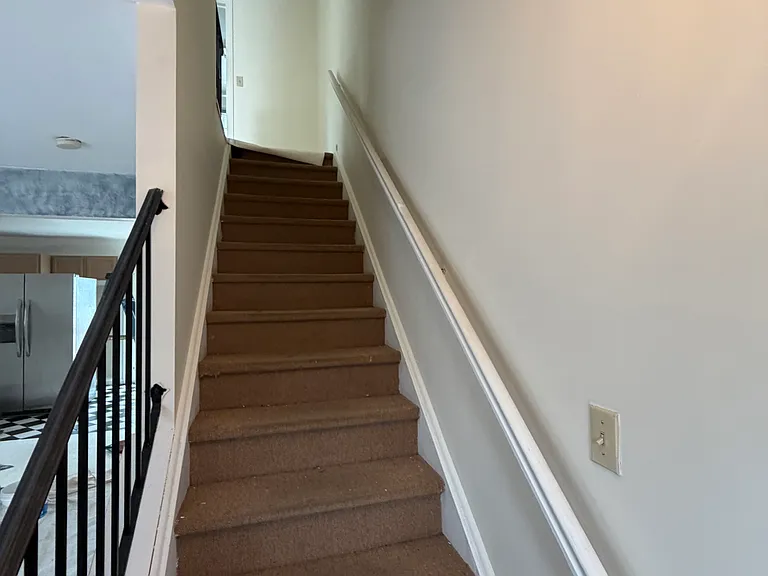 31 Waterbury Ave #B — Photo 6