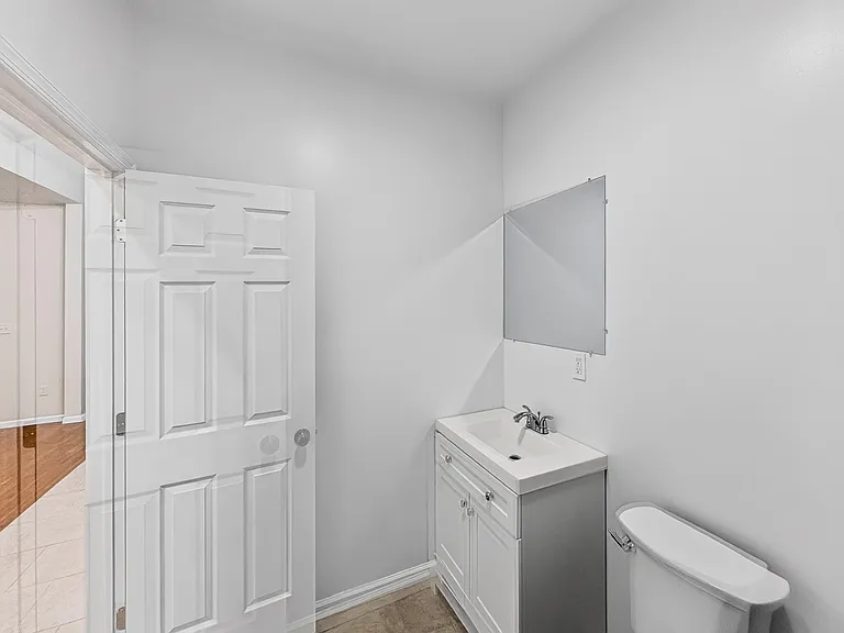 826 S 15th St — Photo 32