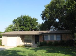 405 Charles Ln, Terrell, TX 75160