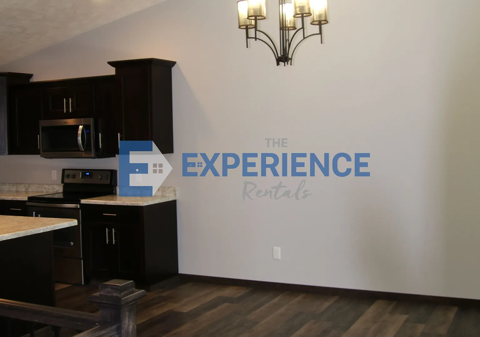 East Sioux Falls 4-Bedroom Townhome Style, Space & Convenience! — Photo 3