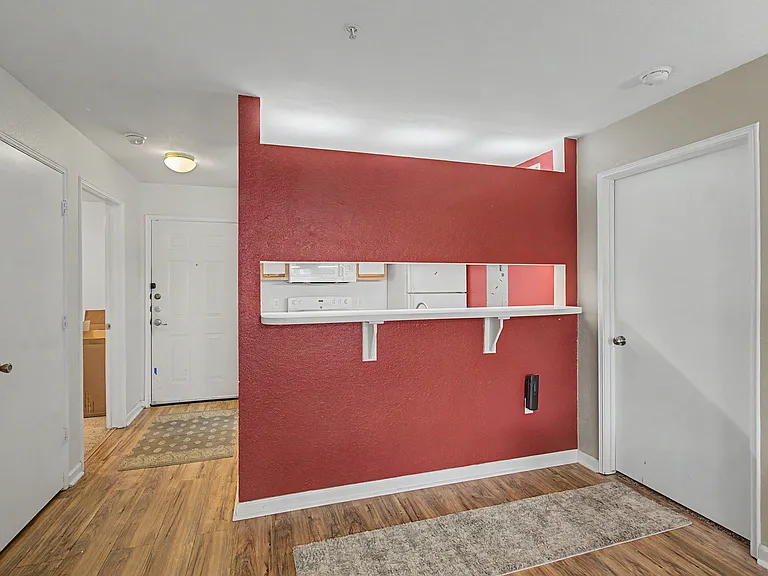 521 Southwest Pkwy #103 — Photo 6